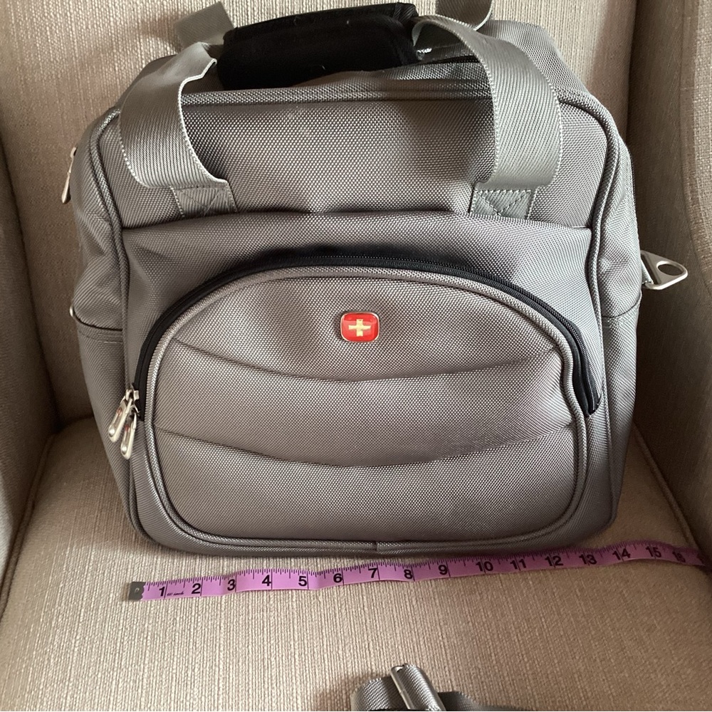 15”Swiss Gear Travel Carry on Bag,like new